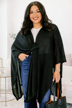 Softly Stated Poncho, Schwarz
