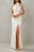 Una – Ätherische Blüte – Maxikleid mit Neckholder und Blumenschlitz für Damen