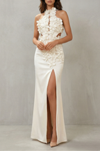 Una – Ätherische Blüte – Maxikleid mit Neckholder und Blumenschlitz für Damen