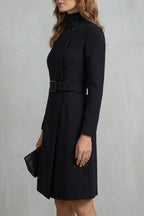 Nivara – Asymmetrischer Gürtel an der Taille – Midi-Kleid in A-Linie