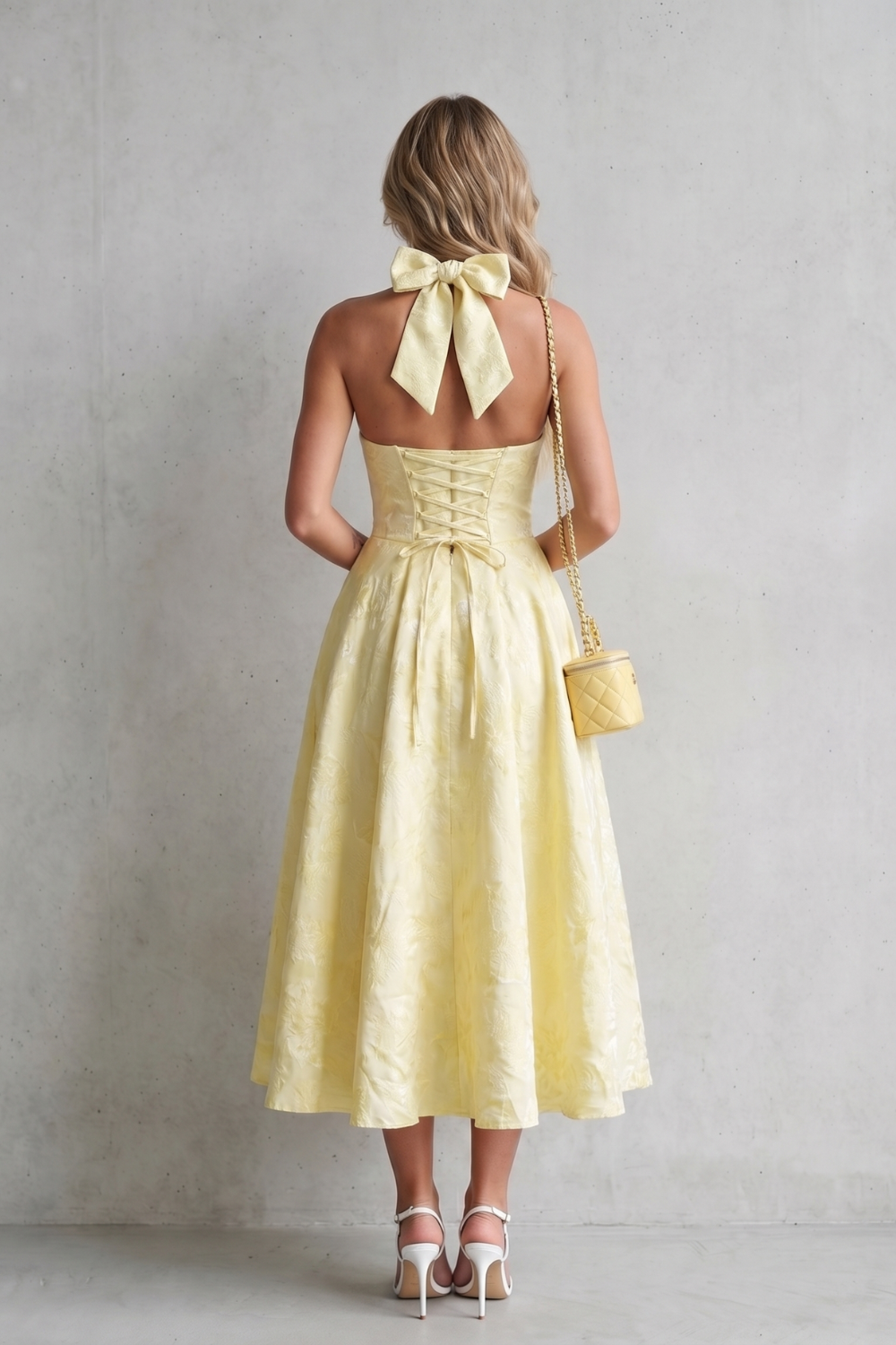 Rosalune – Trägerkleid mit floraler Eleganz – Midikleid