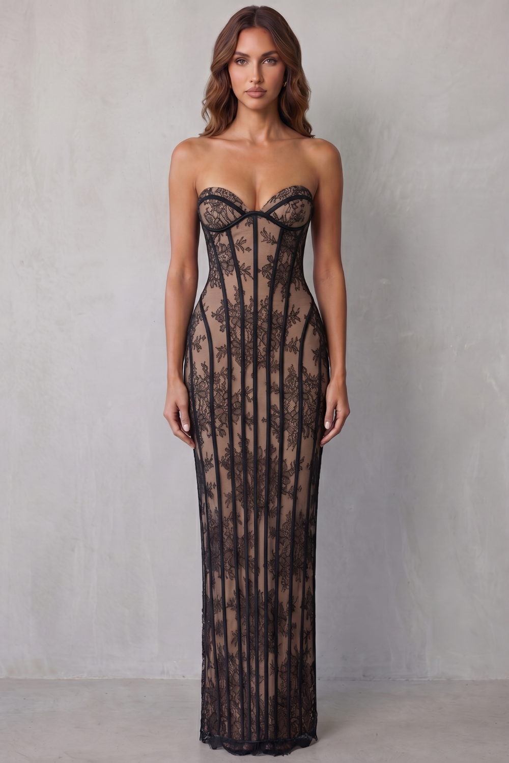 Sirelle – Modellierte Spitzen-Verführung – Maxikleid