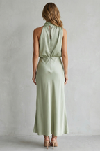 Brionelle – Eleganz mit Neckholder – Maxikleid