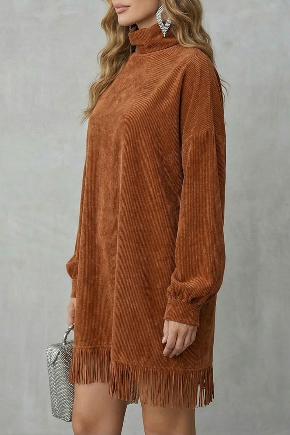Castellaine – Fransiges Charm – Rollkragen-Minikleid