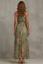 Floréa – Romantische, blumige Neckholder-Silhouette – Maxikleid