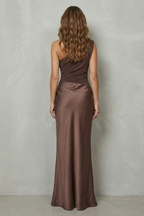 Velmoura – Asymmetrische Satindrapierung – Abendkleid