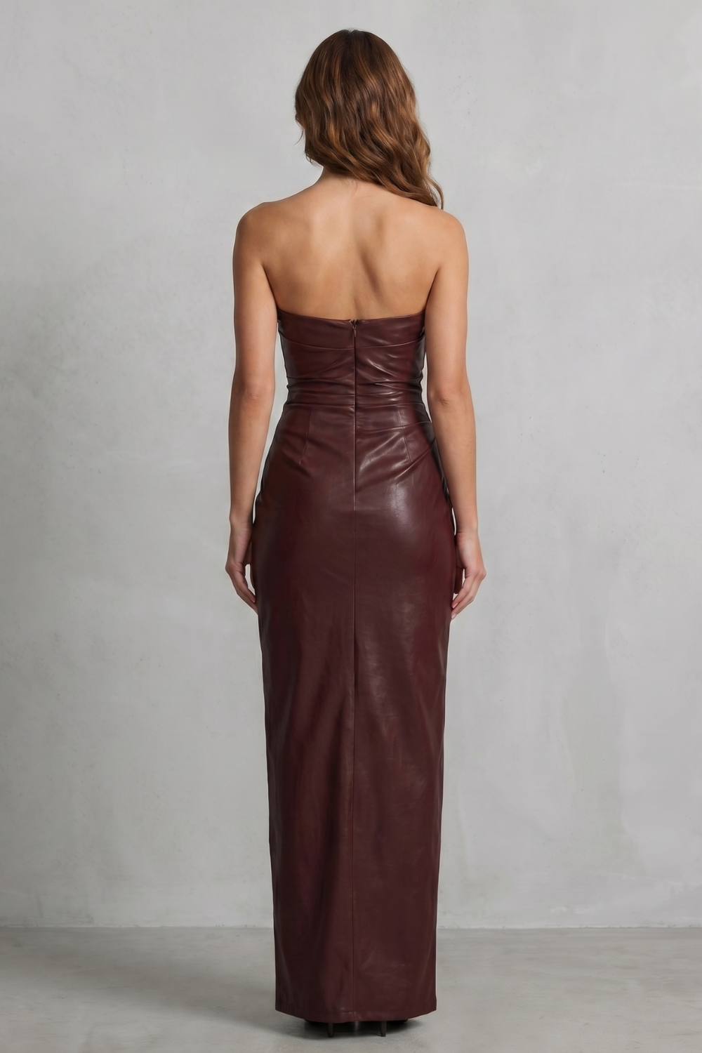 Albienne – Geformtes Kunstleder – Maxikleid