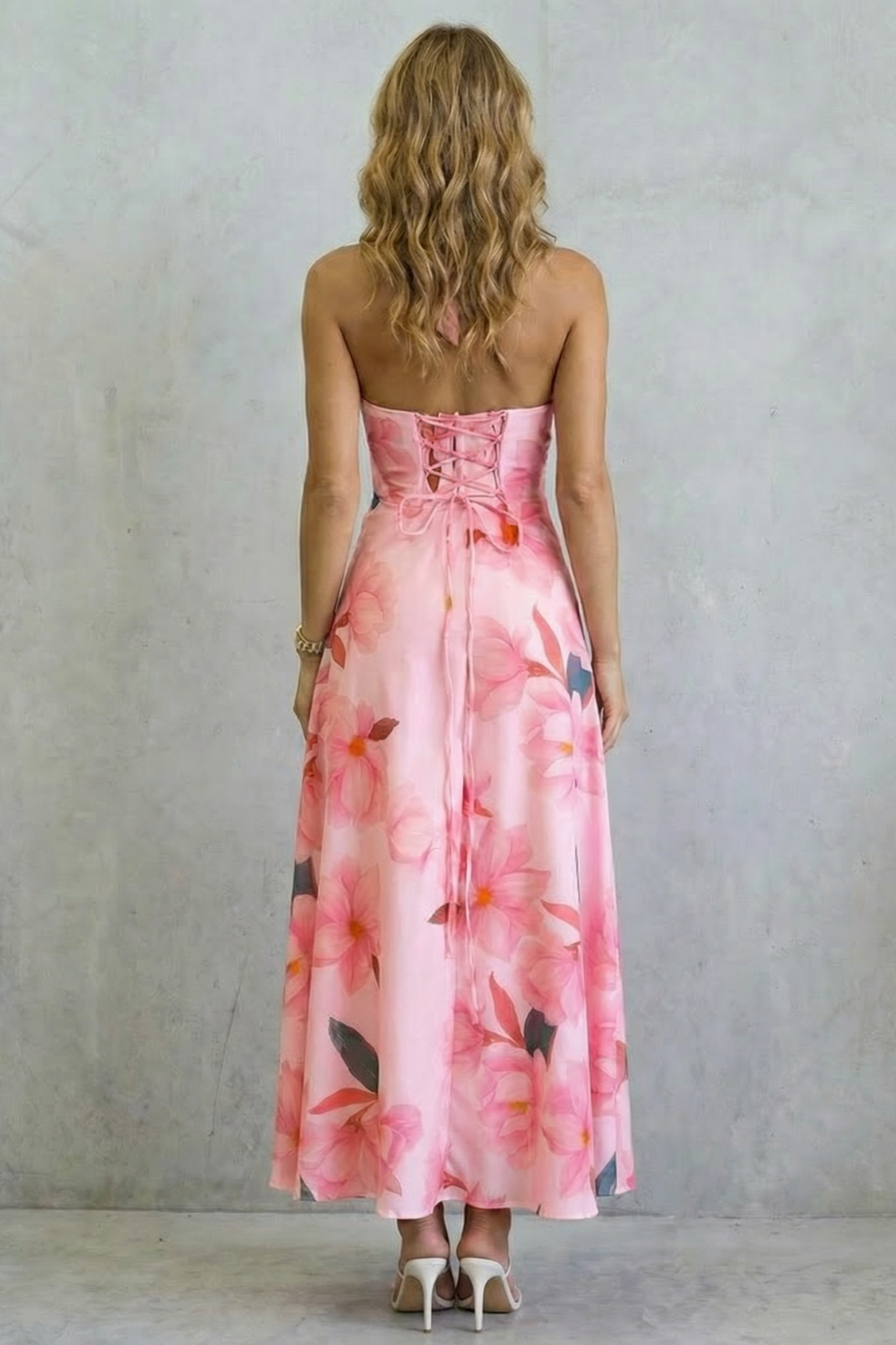 Florévia – Rückenfreie florale Eleganz – Maxikleid