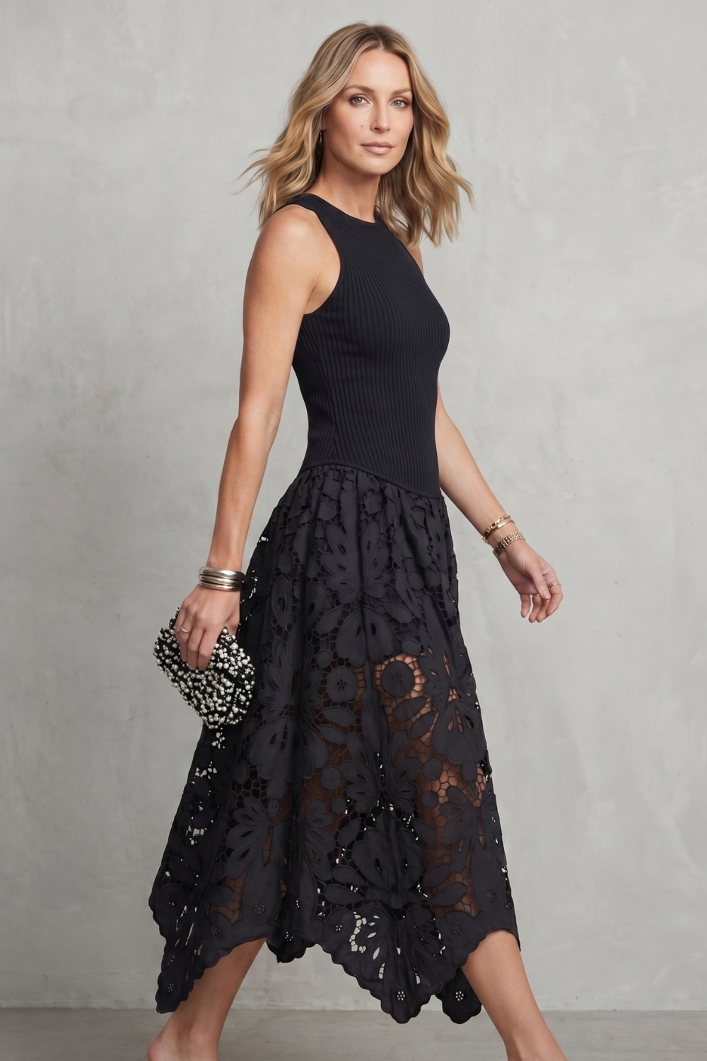 Atalisse – Eleganz mit Spitzenkontrast – Midikleid