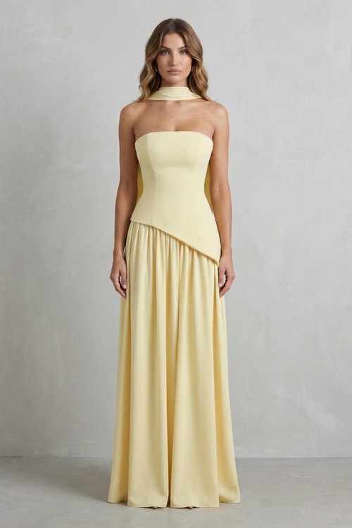 Celestara – Geformter, drapierter Schlitz – Trägerloses Maxikleid