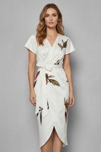 Lioravelle – Mühelose Wickelsilhouette – Midikleid