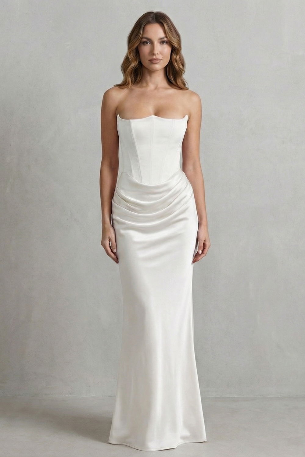 Evelisse – Skulptiertes Satin-Drapé – Trägerloses Korsett-Maxikleid