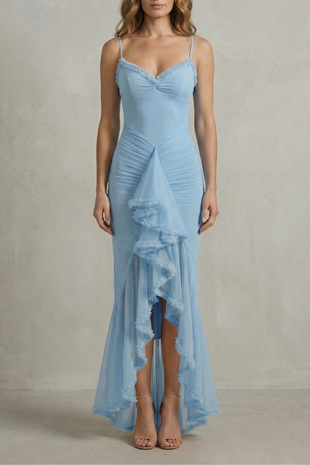 Phoebe – Femininer Rüschenzauber – Ärmelloses High-Low Maxikleid