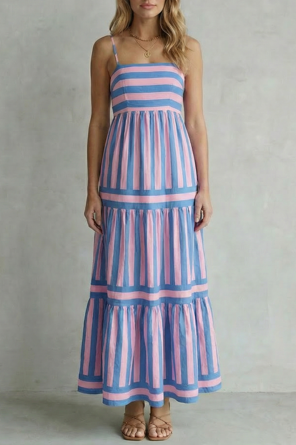 Candessa – Verspielte Streifenstufen – Maxikleid mit Spaghettiträgern