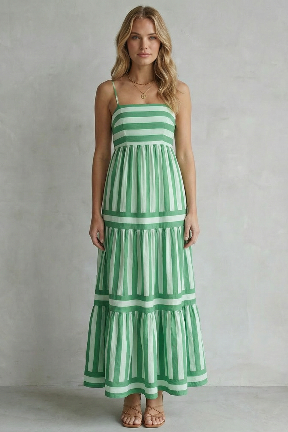 Candessa – Verspielte Streifenstufen – Maxikleid mit Spaghettiträgern
