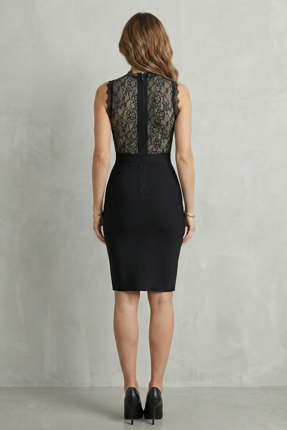 Roxelle – Lace bodycon elegance – Mini dress